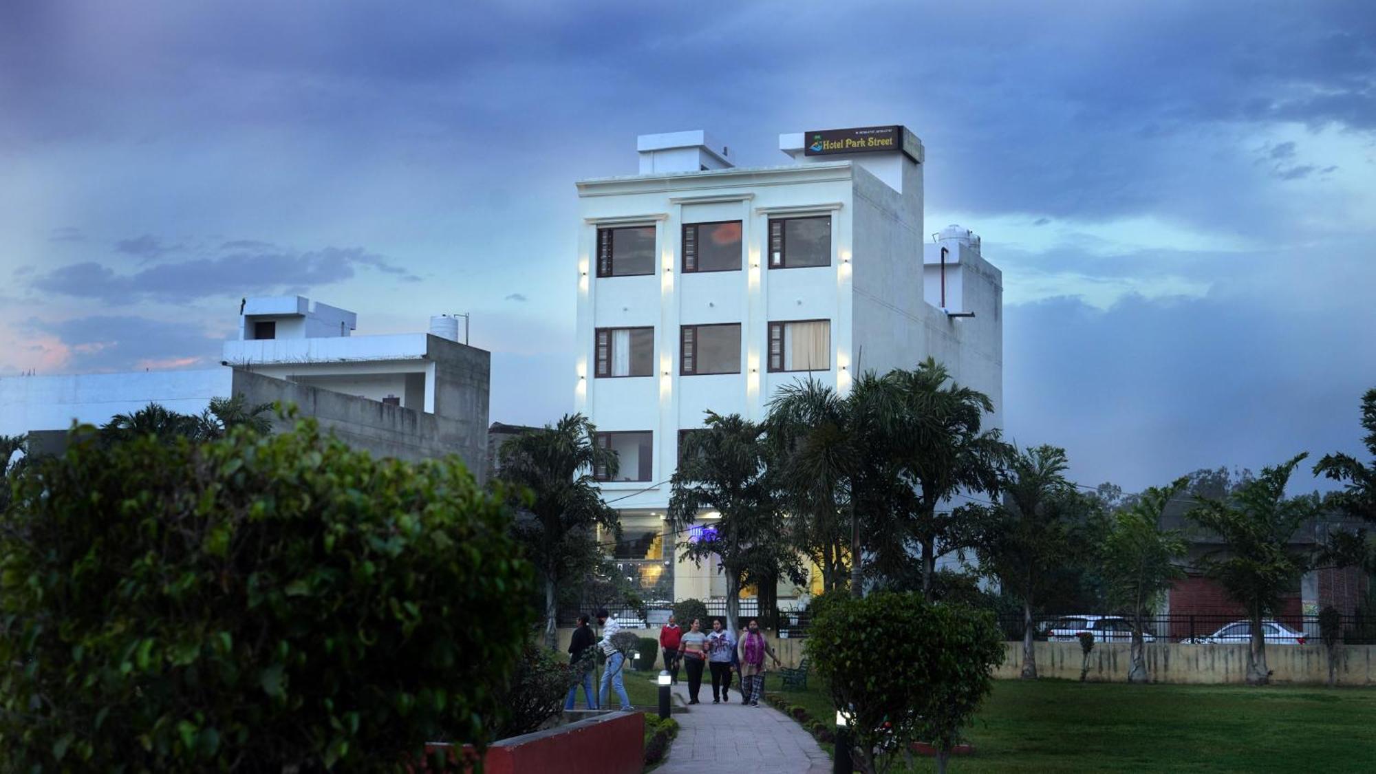 Hotel Park Street Pathānkot Exterior photo